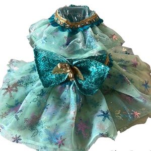 Designer Dog Dress from England Lots of Sparkle and fullness✨